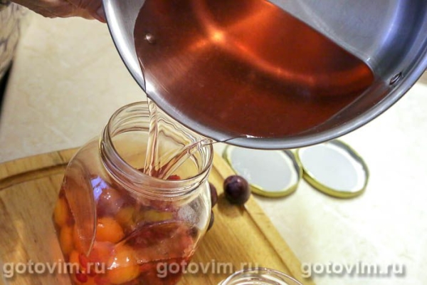 Компот из желтой алычи и красной смородины на зиму Компот из желтой алычи и красной смородины на зиму