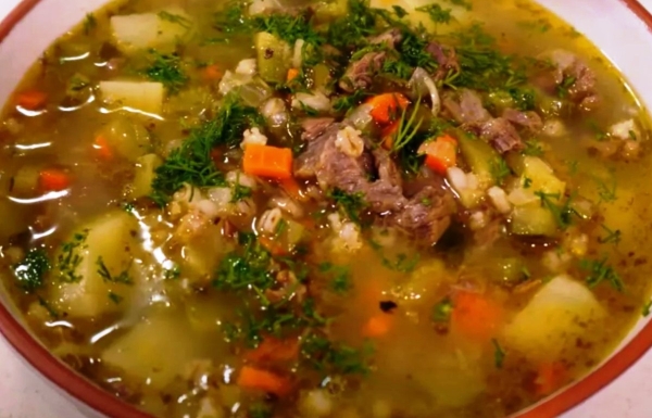 Вы забудете про «Рассольник». Невероятно вкусный суп из фарша, соленых огурцов и перловки: новый рецепт Вы забудете про «Рассольник». Невероятно вкусный суп из фарша, соленых огурцов и перловки: новый рецепт