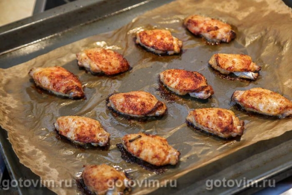 Куриные крылышки в с чесноком и разрыхлителем в духовке Куриные крылышки в с чесноком и разрыхлителем в духовке