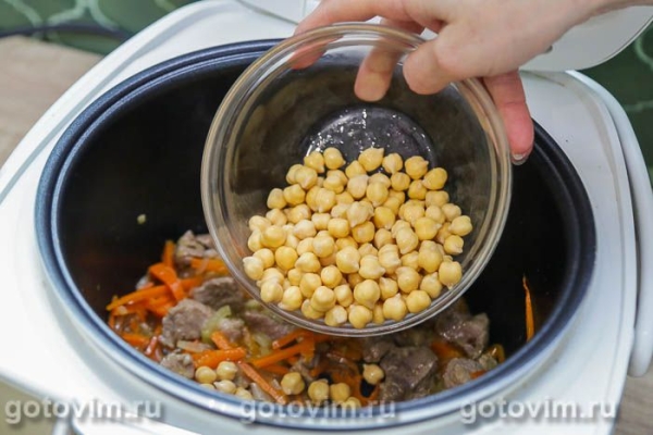 Плов со свининой и нутом в мультиварке Плов со свининой и нутом в мультиварке