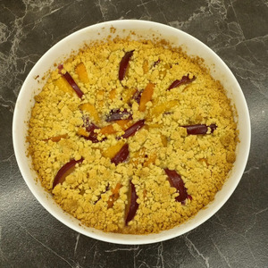 Пирог с абрикосами и сливами