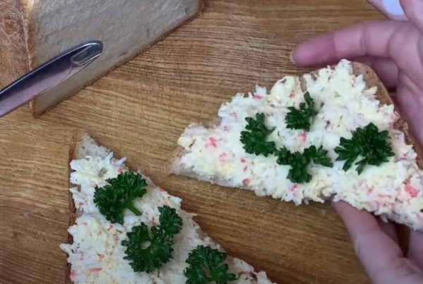 Всего 4 ингредиента. Вкуснейшая намазка с крабовыми палочками Всего 4 ингредиента. Вкуснейшая намазка с крабовыми палочками