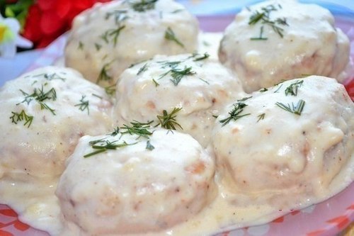 Нежные мясные тефтели в белом соусе Нежные мясные тефтели в белом соусе