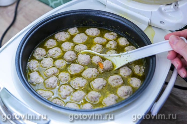 Гороховый суп с фрикадельками в мультиварке