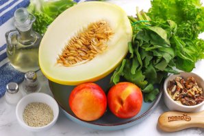 Салат с нектаринами и дыней Салат с нектаринами и дыней