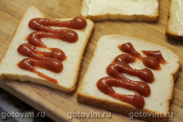 Сэндвич с колбасками и яйцом Сэндвич с колбасками и яйцом