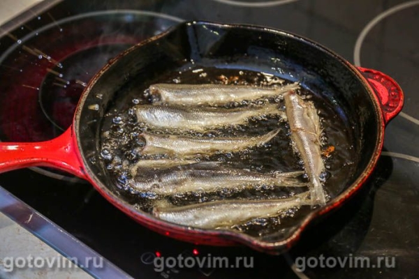 Корюшка, жаренная с зеленью и чесноком Корюшка, жаренная с зеленью и чесноком