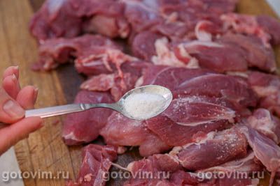 Рулет из рульки вареный в пленке (или пакете для запекания) Рулет из рульки вареный в пленке (или пакете для запекания)