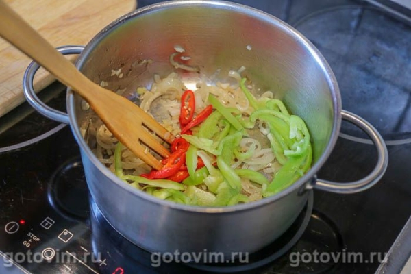 Фасоль в томатном соке с перцем чили Фасоль в томатном соке с перцем чили