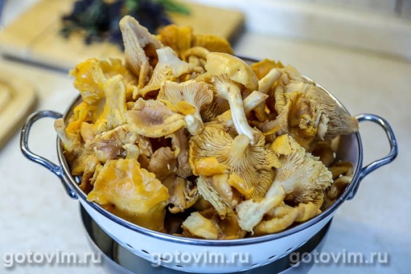 Запеченная грудинка с лисичками в «кармашках» Запеченная грудинка с лисичками в «кармашках»