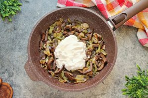 Почки в сметане