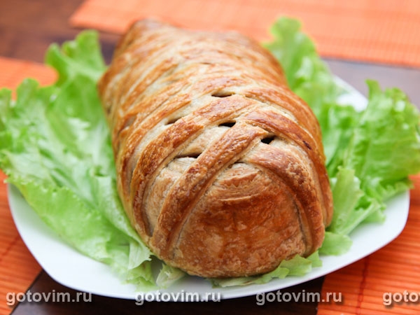 Рулет из утки с черносливом, запеченный в тесте