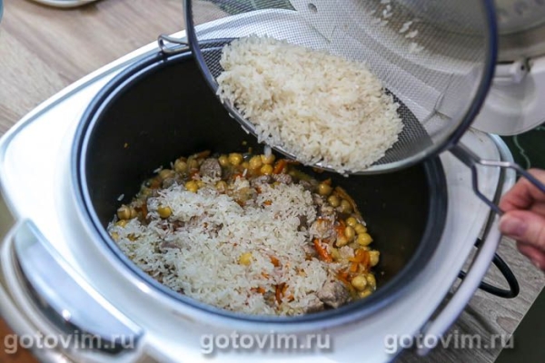 Плов со свининой и нутом в мультиварке Плов со свининой и нутом в мультиварке