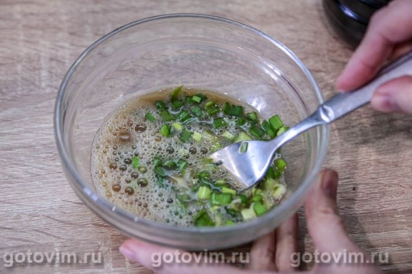 Жареный рис с зеленым луком и яйцом в мультиварке