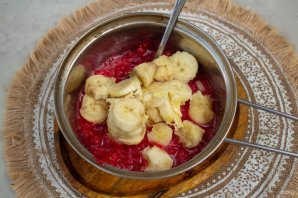 Красная смородина с бананом на зиму Красная смородина с бананом на зиму