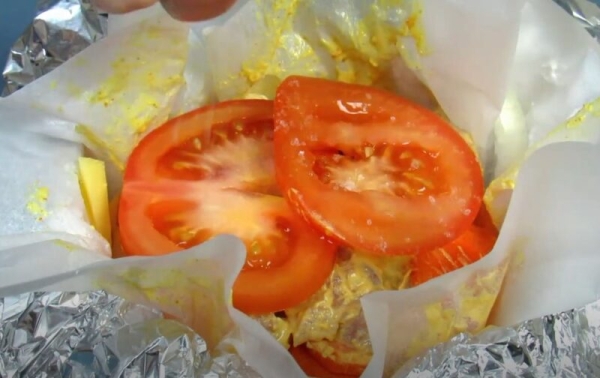 Просто завернула все в фольгу и в духовку. Вкусный вариант необычного ужина Просто завернула все в фольгу и в духовку. Вкусный вариант необычного ужина