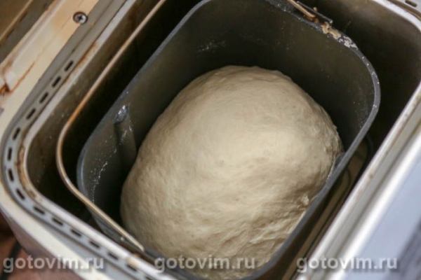 Пицца с лисичками и сыром с голубой плесенью