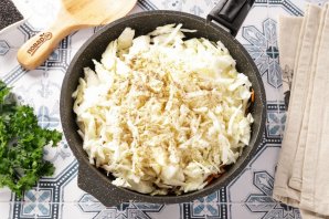 Шарлотка с капустой Шарлотка с капустой