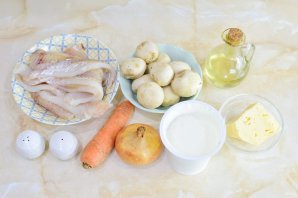 Минтай с шампиньонами в сметане в духовке Минтай с шампиньонами в сметане в духовке