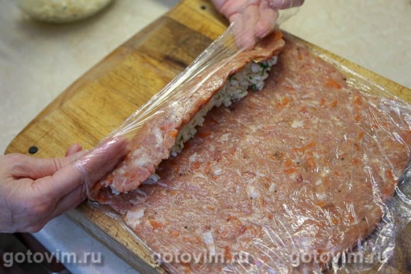 Мясные рулетики из фарша с рисом и яйцом