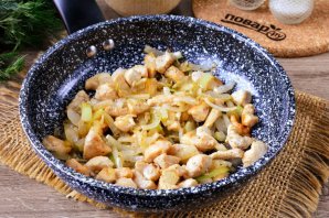 Пирог с курицей из бездрожжевого теста Пирог с курицей из бездрожжевого теста