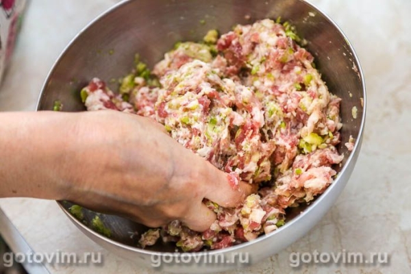Рулетики из кабачков с мясом