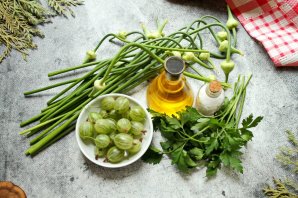 Стрелки чеснока с крыжовником на зиму Стрелки чеснока с крыжовником на зиму