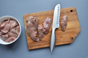 Куриная печень по-анжуйски Куриная печень по-анжуйски