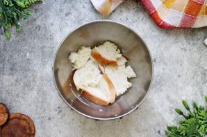 Фаршированная курица в духовке