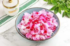 Сироп из лепестков роз Сироп из лепестков роз