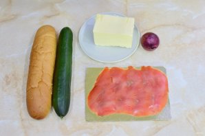 Бутерброды с горбушей соленой Бутерброды с горбушей соленой