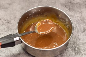 Шоколадный торт с печеньем и орехами без выпечки Шоколадный торт с печеньем и орехами без выпечки