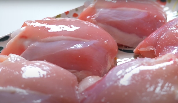 Курица в сметанном соусе: вкусно и просто. Почему я не знала этот рецепт раньше Курица в сметанном соусе: вкусно и просто. Почему я не знала этот рецепт раньше