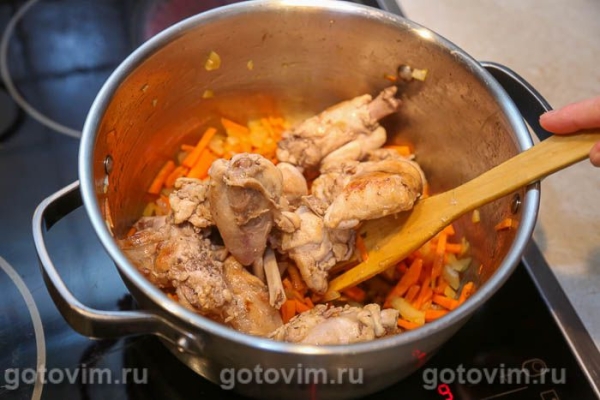 Фрикасе из кролика с соусом на желтках
