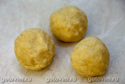 Торт из орехового безе с заварным кремом «Сенаторский» Торт из орехового безе с заварным кремом «Сенаторский»