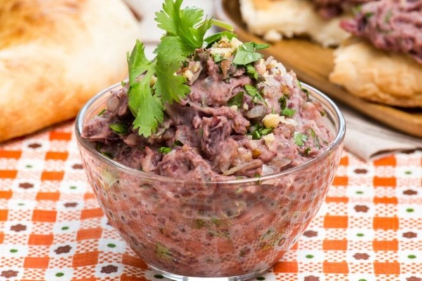 Грузинский паштет из красной фасоли с грецкими орехами Грузинский паштет из красной фасоли с грецкими орехами