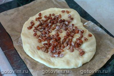 Кулич бриошь с изюмом