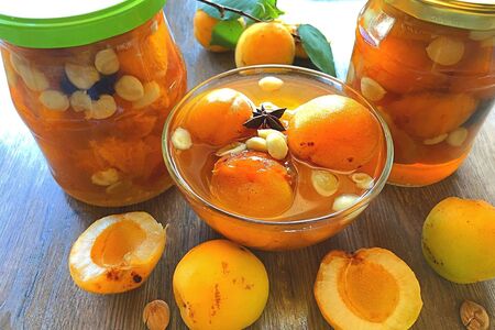 Абрикосовое варенье с ванилью и бадьяном Абрикосовое варенье с ванилью и бадьяном