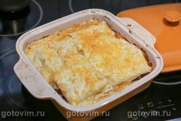 Лазанья с фрикадельками, овощным соусом и бешамель Лазанья с фрикадельками, овощным соусом и бешамель