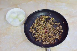 Слоёный салат с копчёной курицей