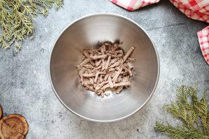 Салат с языком и курицей Салат с языком и курицей