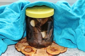 Маринованные черные грузди Маринованные черные грузди