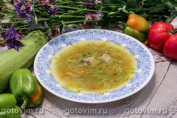 Мясной суп с кабачками и нутом