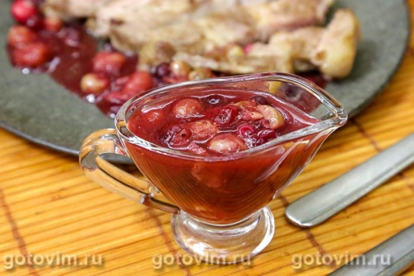 Соус к мясу из клюквы с виноградом Соус к мясу из клюквы с виноградом