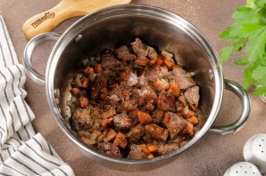 Суп с говядиной и картошкой Суп с говядиной и картошкой