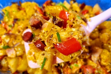 Жаркое с грудинкой и охотничьими колбасками Жаркое с грудинкой и охотничьими колбасками