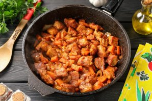 Гуляш классический из свинины Гуляш классический из свинины