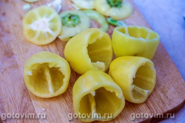 Фаршированные перцы с мясом и булгуром в духовке