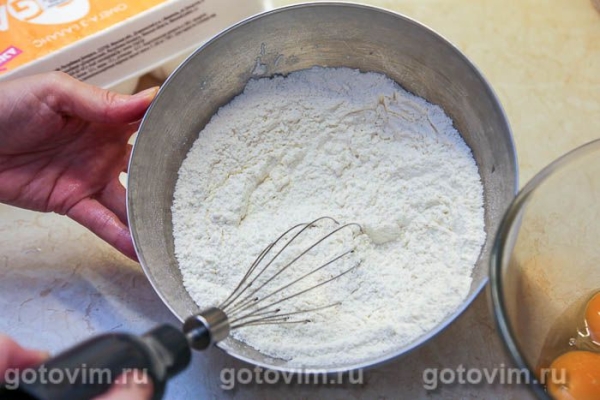 Пирог медовый с черной смородиной Пирог медовый с черной смородиной