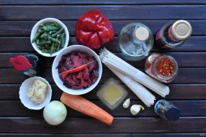 Удон с говядиной в устричном соусе Удон с говядиной в устричном соусе